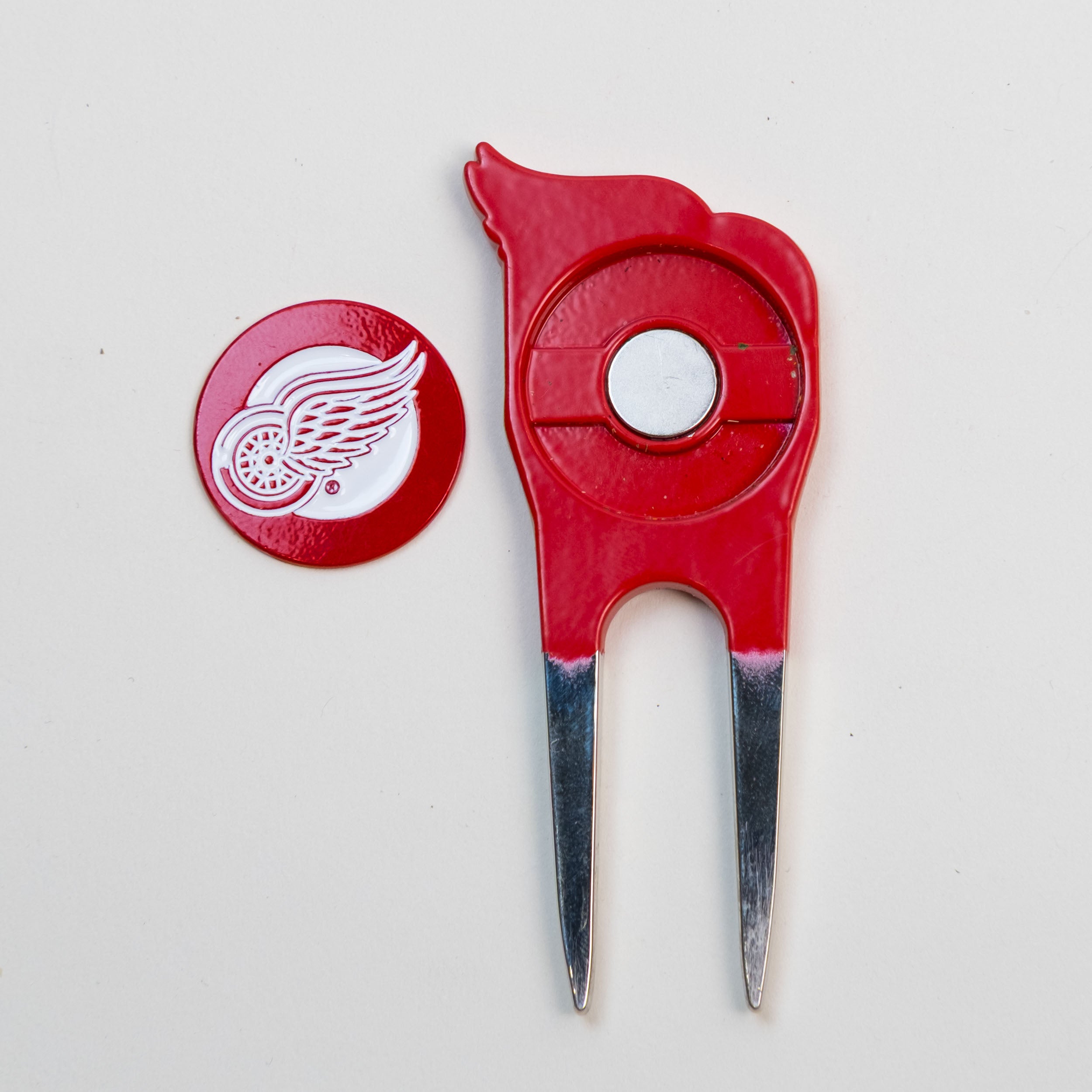 Detroit Red Wings Custom Shaped Divot Tool