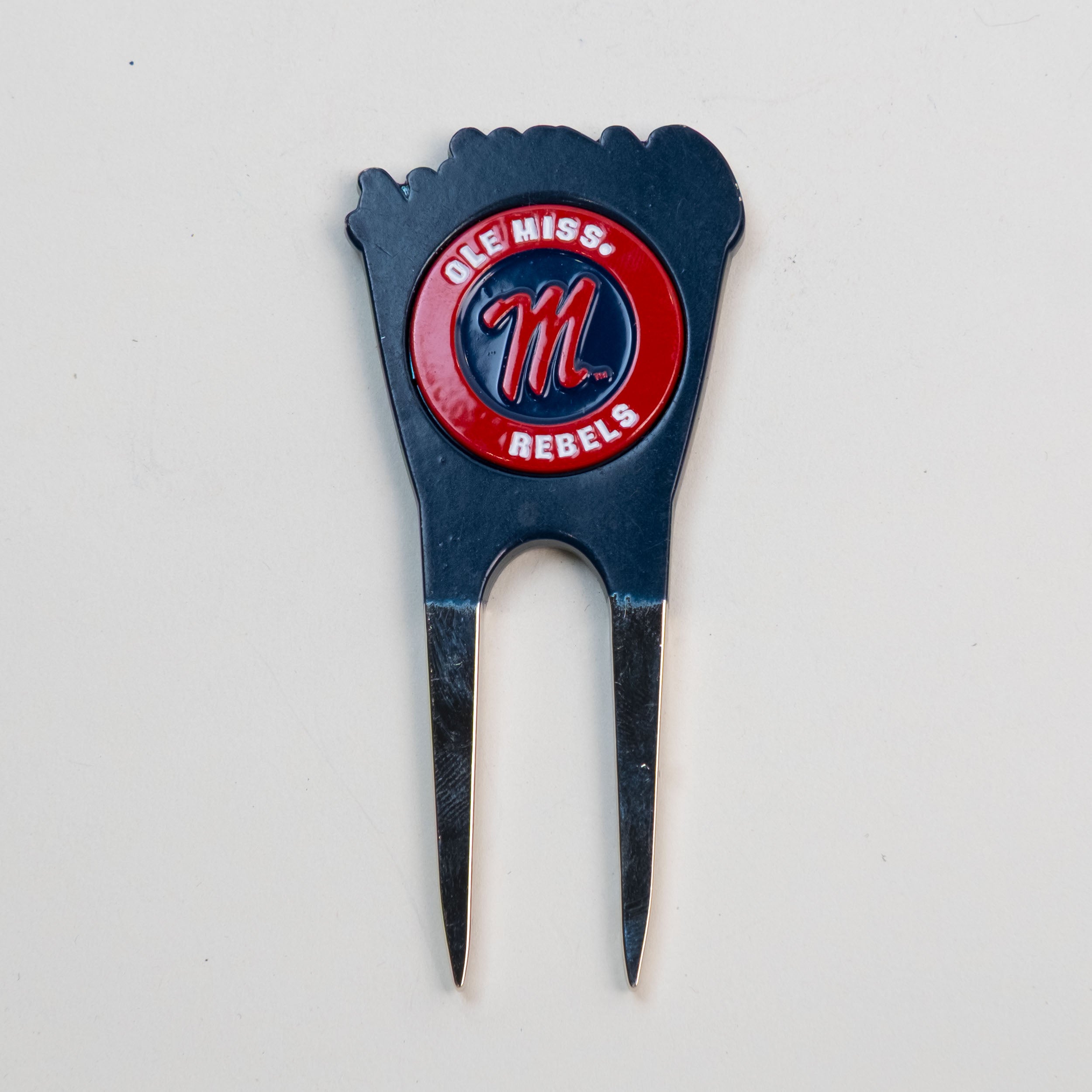 Ole Miss Rebels Custom Shaped Divot Tool